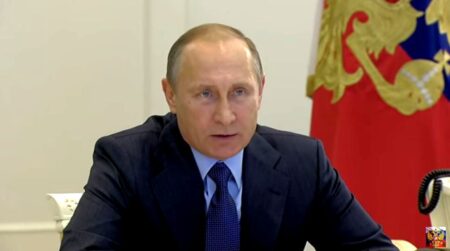 27 октября 2015 года, Путин в режиме видеоконференции даёт старт строительству газопровода Северный поток - 2 (иллюстрация - стоп кадр видео)