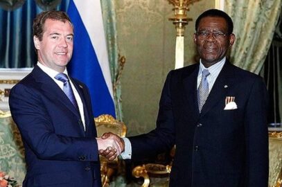 Президент Экваториальной Гвинеи Теодоро Обианг Нгема Мбасого и экс-президент России Д.А. Медведев (иллюстрация из открытых источников)