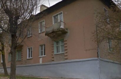 Типичный жилой дом в российской глубинке (иллюстрация из открытых источников)