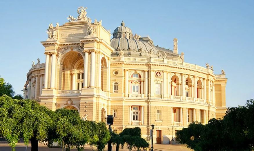 Одесский театр оперы и балета (иллюстрация из открытых источников)