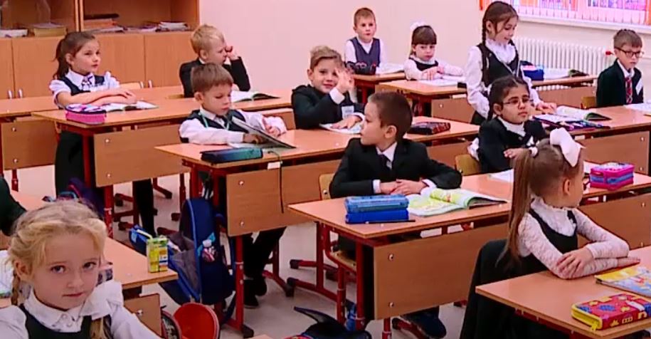 Предстоящий учебный год в российских школах пройдёт в традиционном формате (скриншот видео)
