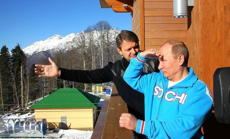 Владимир Путин на горнолыжном курорте «Красная поляна» (источник kremlin.ru)