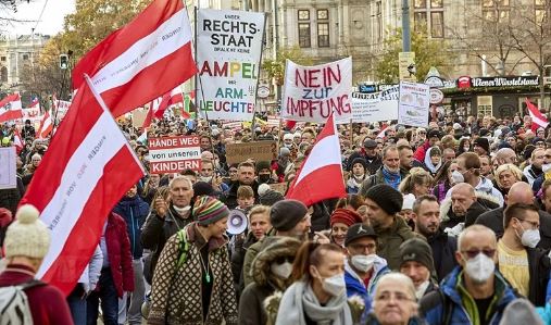 Европа протестует против новых ограничений по коронавирусу (фото из открытых источников)