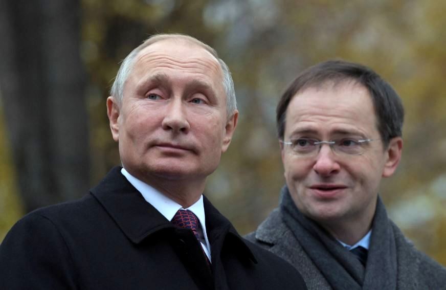 Владимир Путин и Владимир Мединский (иллюстрация из открытых источников)