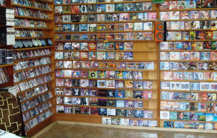 Магазин компакт-дисков (иллюстрация из открытых источников)