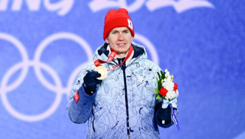 На Олимпиаде-2022 Большунов завоевал вторую медаль (фото из открытых источников)