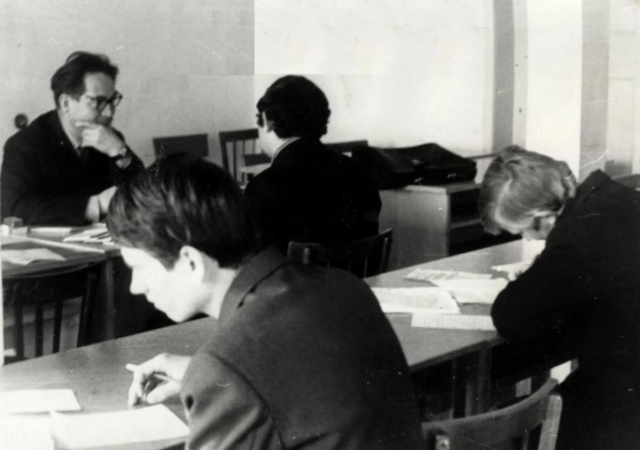 Экзамен в советской школе (иллюстрация из открытых источников)