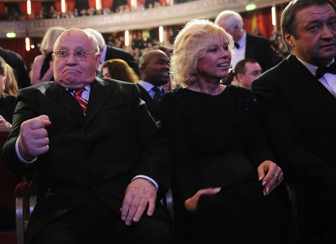 Михаил Горбачев с дочерью Ириной Вирганской. (Photo by Ian Gavan-Getty Images)