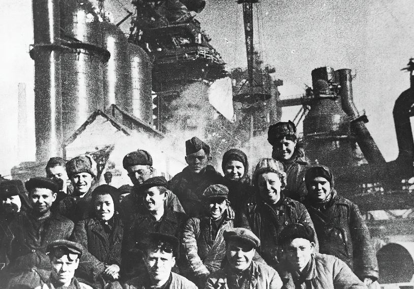 Строители Магнитки, СССР (иллюстрация из открытых источников)