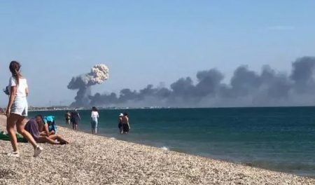 В Крыму на авиабазе сдетонировали снаряды