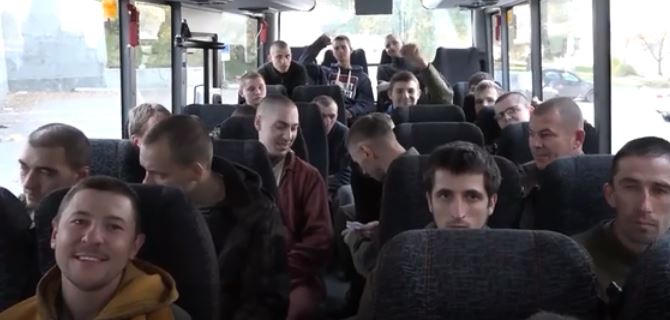 Более ста российских военных вернулись из плена